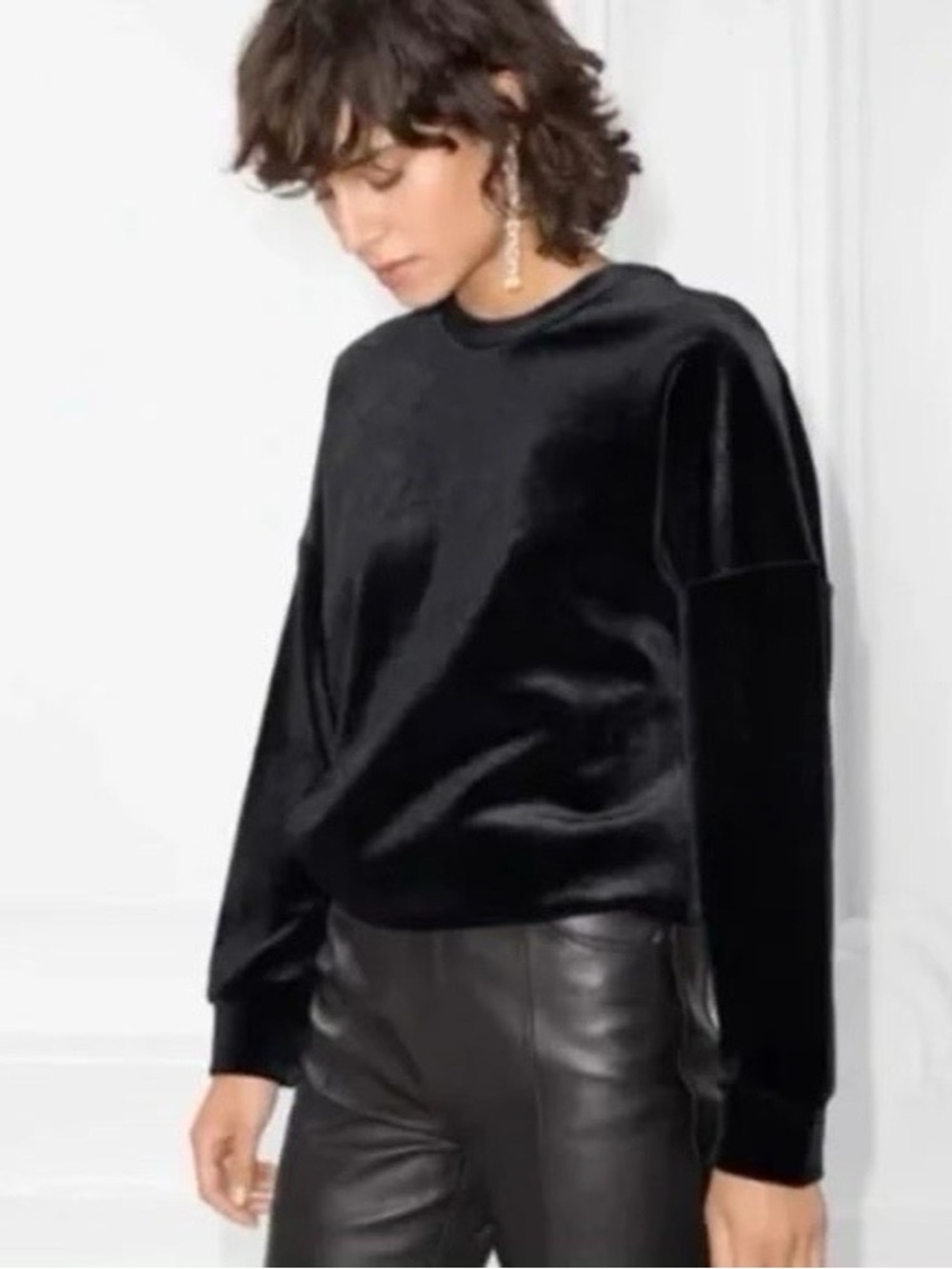 & Other Stories Size 4 Oversized Black Velvet Pullover Crewneck Sweatshirt